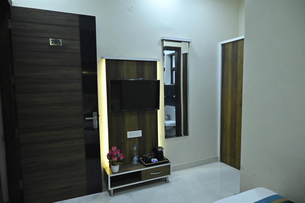 Guntas Residency Hotel Amritsar Exterior photo