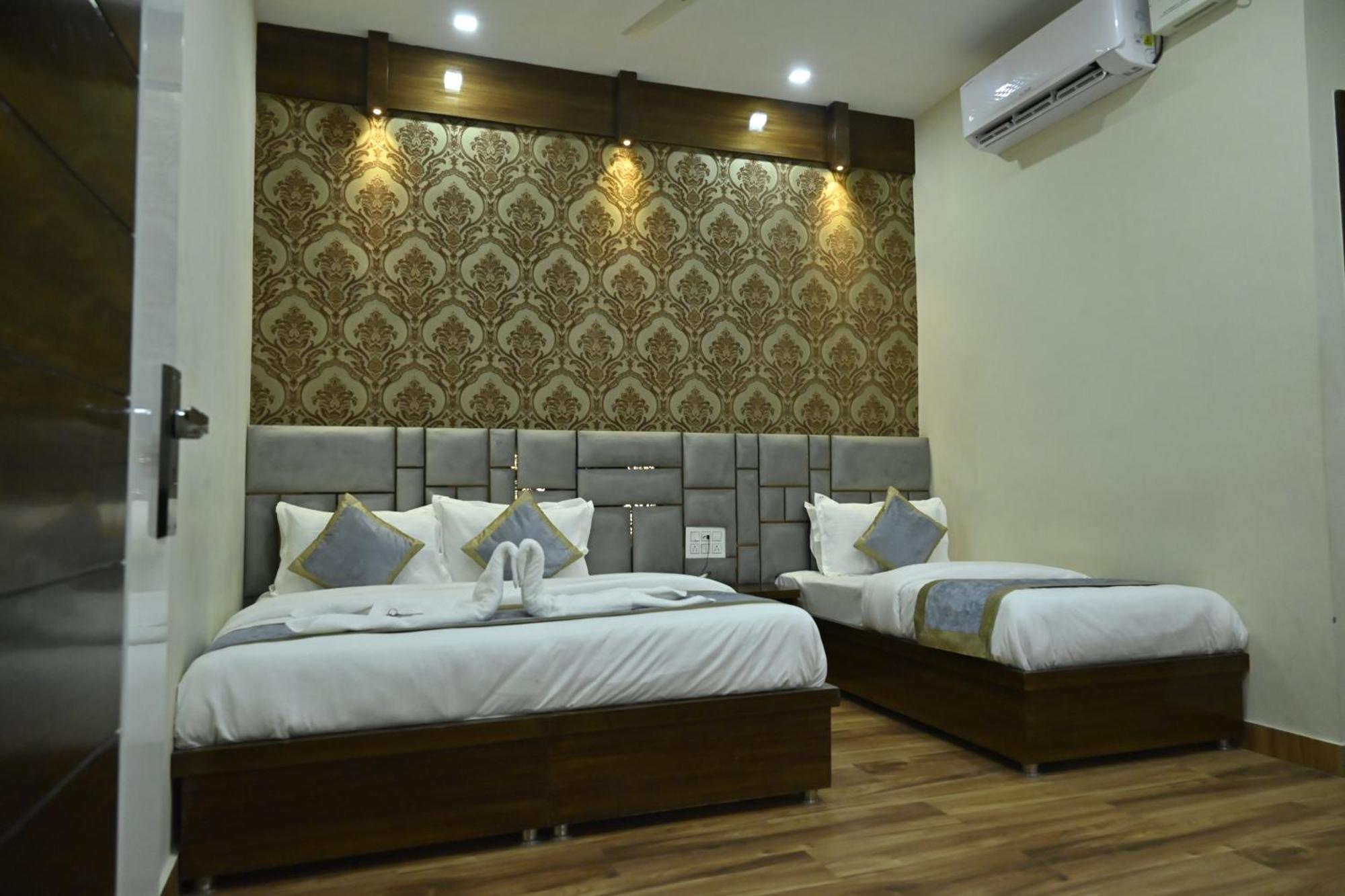 Guntas Residency Hotel Amritsar Exterior photo